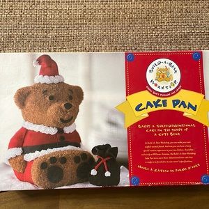 William Sonoma Build a Bear 3D cake pan